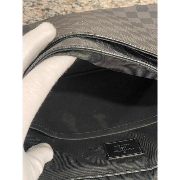 Louis Vuitton District PM Damier Graphite  347732 - Picture 9 of 14